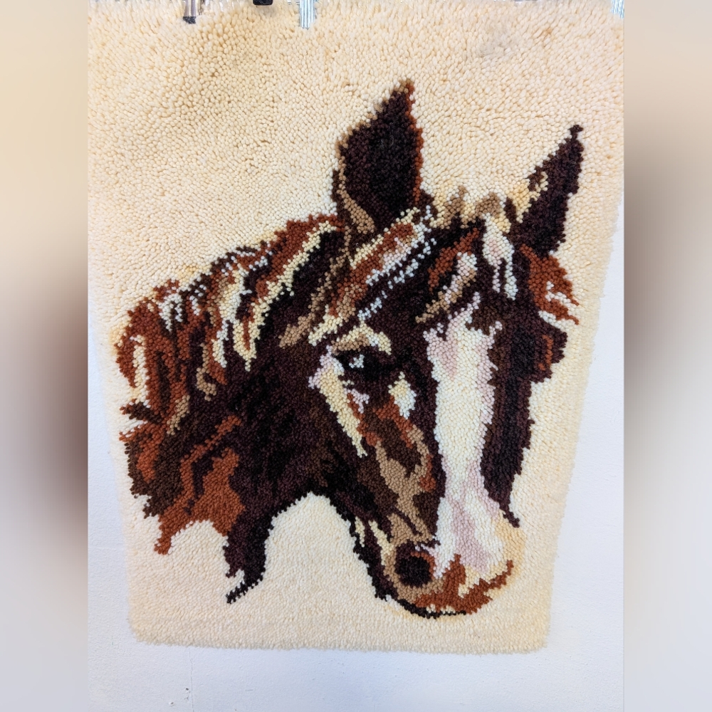 Western Art Horse Wall Hanging Hook Rug
